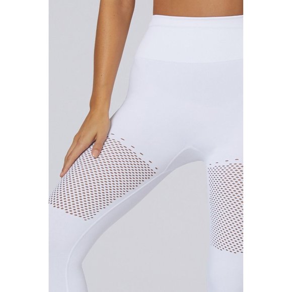 L'urv White 7/8 Cut Out Mesh Athletic Ankle Leggings - Picture 2 of 4